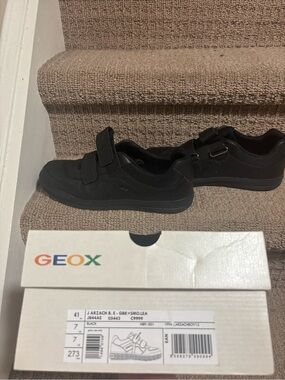 Geox Kid Black Velcro Casual Dress shoes Sneakers - Size 7 US and 6.5US